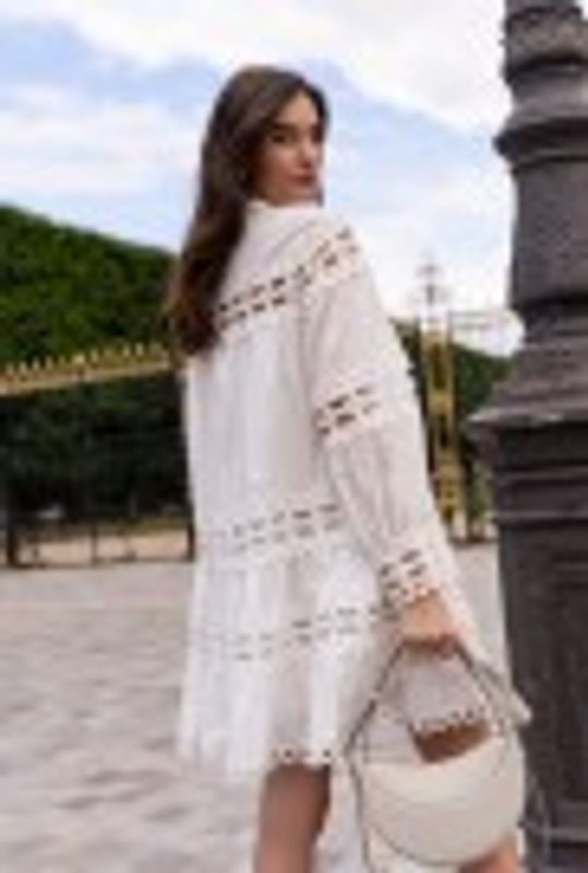 Andrea Kjole Hvit med Blonder.