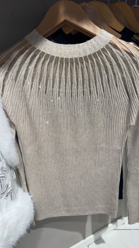 Sparkling offwhite 